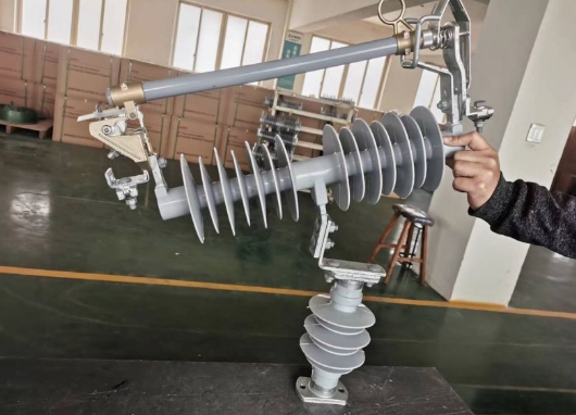 MTFP1 MTFC1 Series Fuse Cutout 4