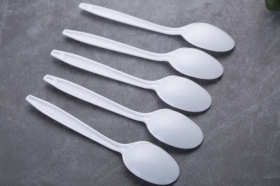 plastic spoon (4)