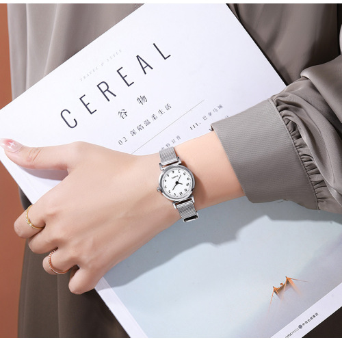 Nouvelles montres en quartz à cadran rond à la mode pour femmes