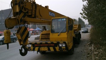 Used Kato Crane NK250E