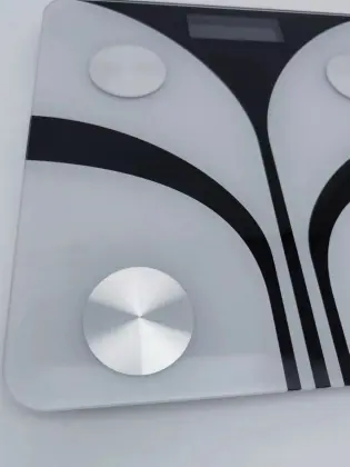 HOUSEHOLD electronic body weight scale