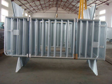 Crowed control barrier