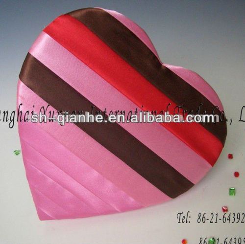 Elegant heart-shape gift box fabric box