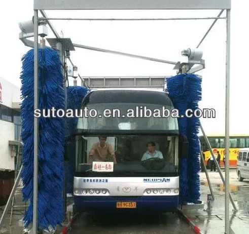 Automatic brush bus washing