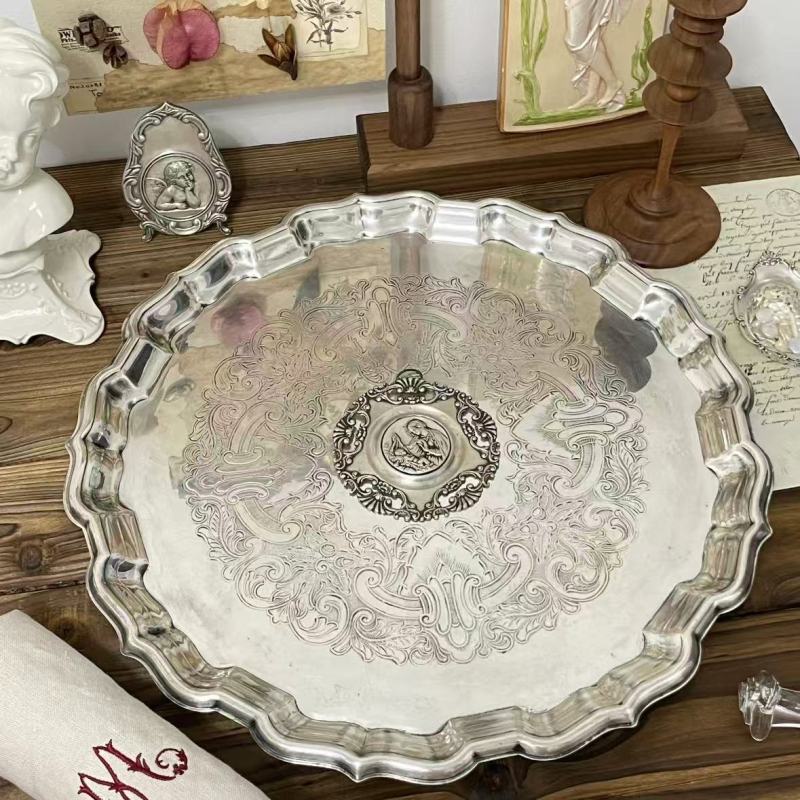 Luxury Silver Plated Dinnerware with Exquisite Embroidered Napkins