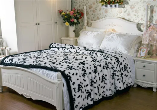 Super Soft High Quality Embossed Raschel Knitting Blanket