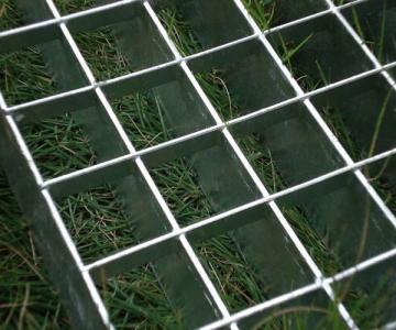 Steel bar grating serrated design