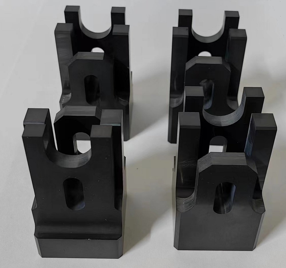 Customized complex-shape silicon nitride ceramic products