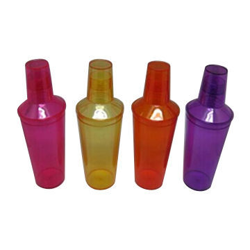 Plastic cocktail shaker