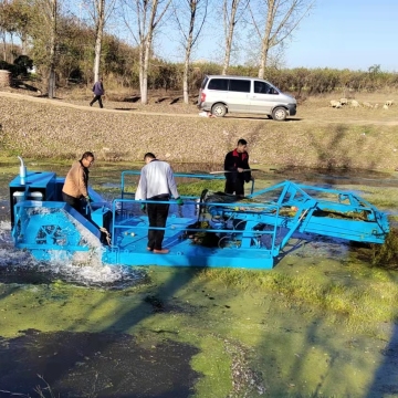 Small Semi-automatic Trash Skimmer & Aquatic Weed Cutting Boat