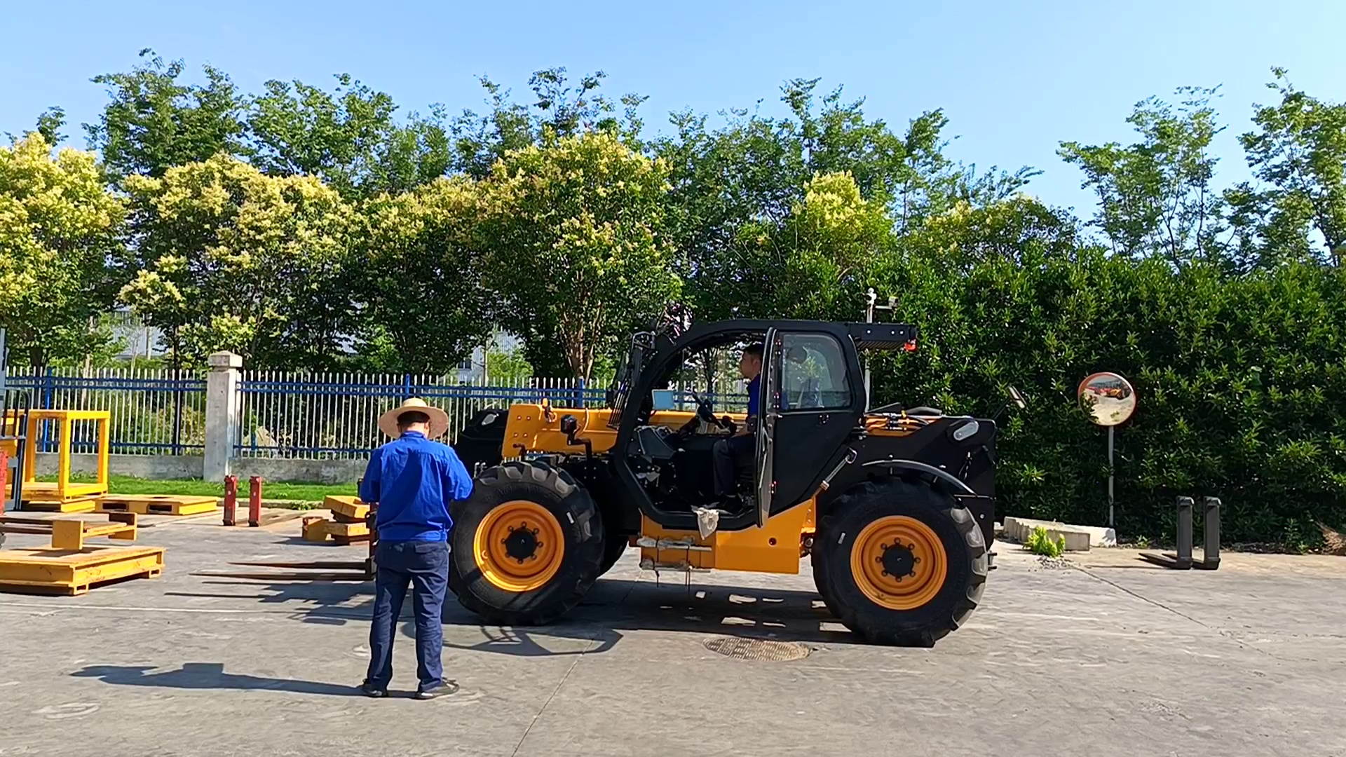 High-Efficiency Telescopic Boom Forklift Truck
