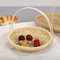 Cestino in bambù intrecciato a mano per servire e conservare il cibo