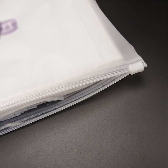 CPE frosted zipper bag shipping bag