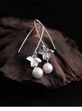 Stereoscopic Leaf Pearl Pendant Retro Anti-allergy Earrings