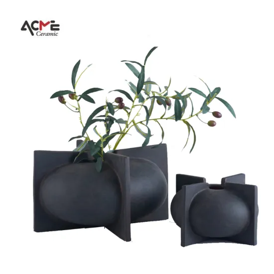 Modern Minimalist Nordic Wabi-Sabi Vase: A Unique Ceramic Decorative Piece for Your Home