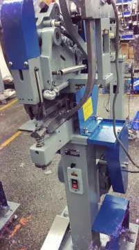Automatic Snap Button Attaching Machine
