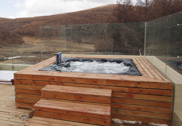 big hot tubs