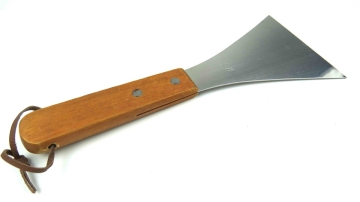 good looking stainless steel pizza spade with wooden handle