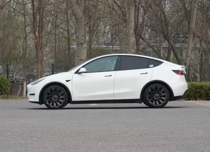 In Stock Wholesale: 5-Seater Used Electric Vehicles - Tesla Model Y EV SUV 305KM
