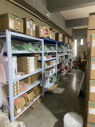 Brand New Original Lenze I5MASAV000000S in Stock