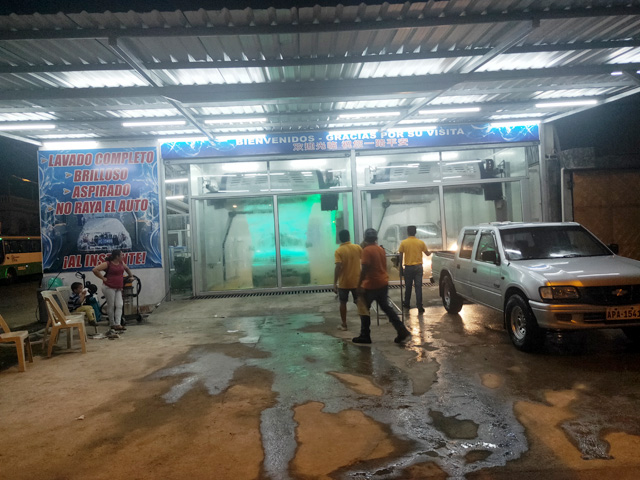 automatic touchless car wash