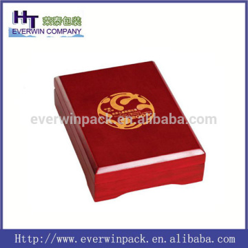 Packaging Top Grade Velvet Wood Badge Storage Box with custom logo