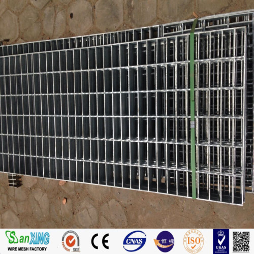 Grating Plate Hot Dipped Galvanized Serrated Steel Bar Grating Mesh Factory