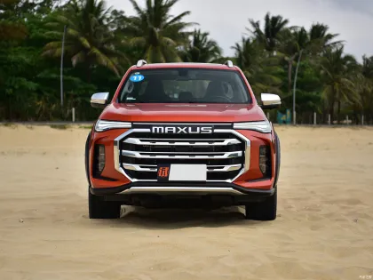 Chinese Saic Maxus Electric Pickup and Campervan New Energy Vehicles