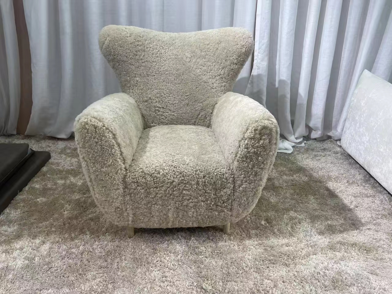 Fauteuil salon moderne en bois massif