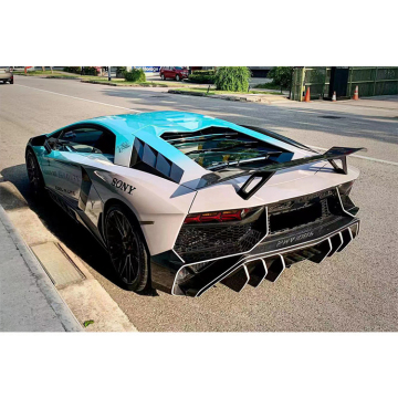 Carbonado GT Style Rear Trunk Spoiler for Aventador LP700