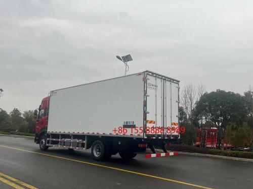 Dongfeng 8mモバイルフリーザーバンボックストラック