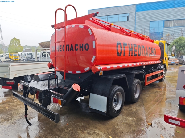 ISUZU ELF 6x4 8m³ Tanker Truck Specialized in Fuel Delivery
