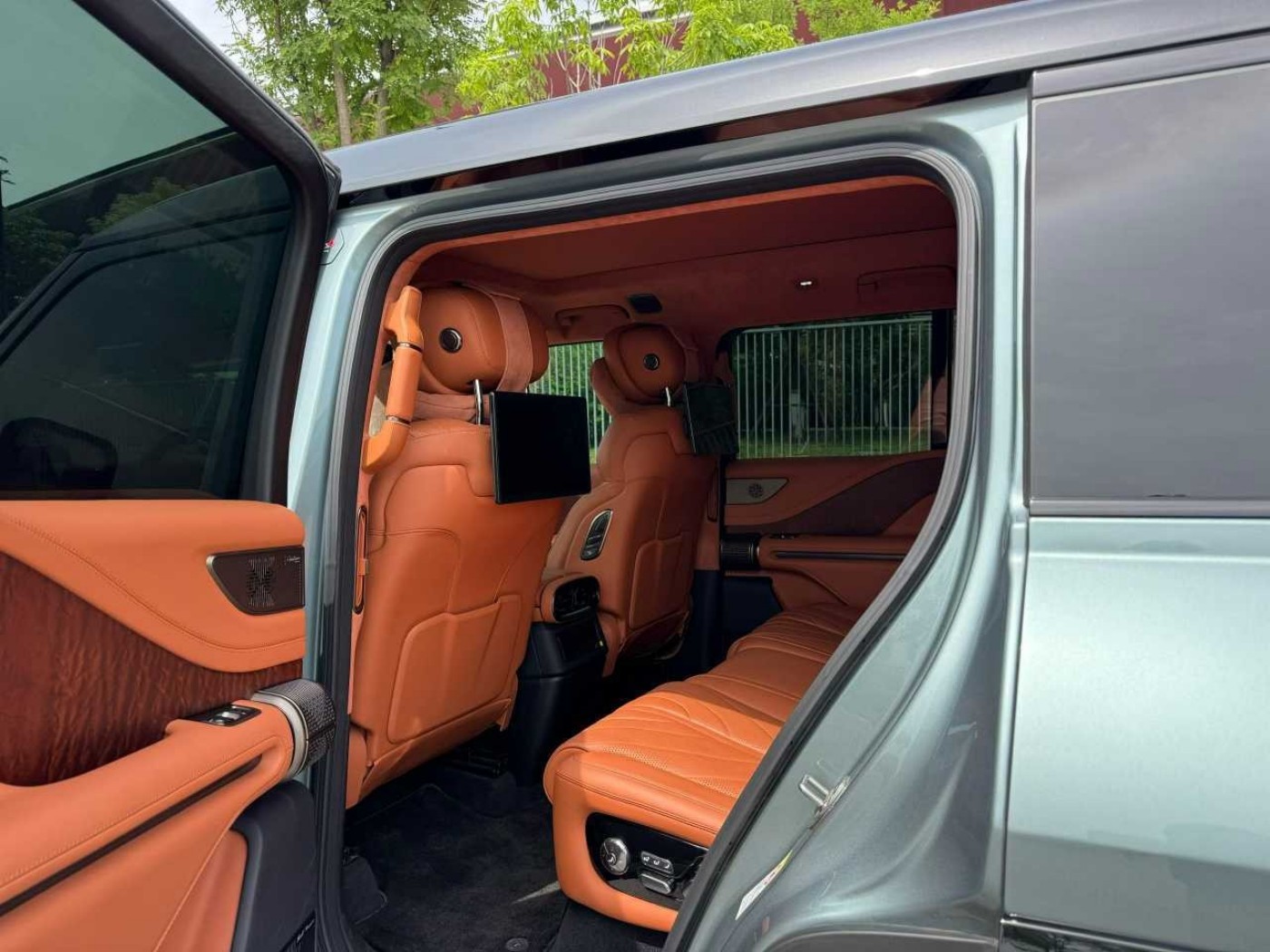 Yangwang U8 Pre Owned