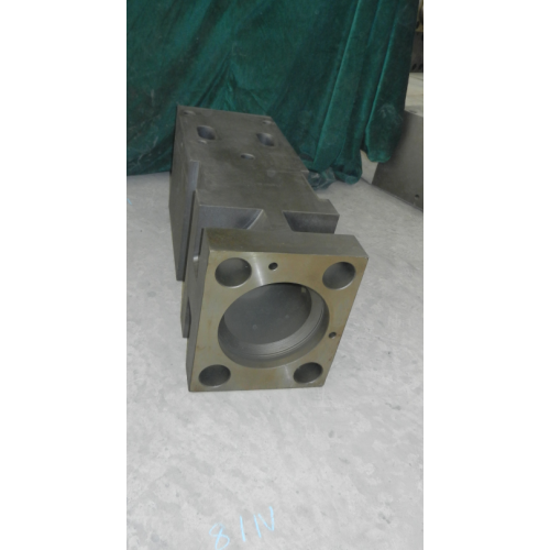 Front head hydraulic hammer