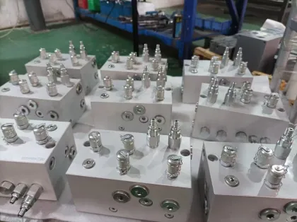 plug in manifold blocks