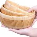 Stoviglie ecologiche in ciotola di legno naturale