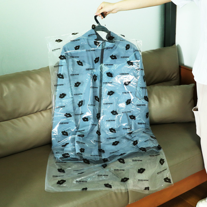 အင်္ကျီများအတွက် PE အထည်ဖုန်အဖုံးများ