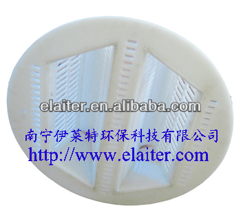 Plastic hump support for mass transfer