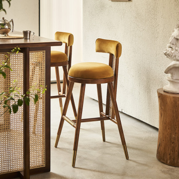 Seggiolone di lusso americano in legno massiccio con cornice di rattan leggero