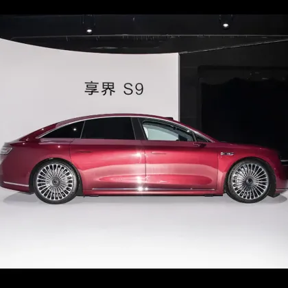 2024 New China Black New Energy 7-Seater Car with 1315km Range - HUA WEI
