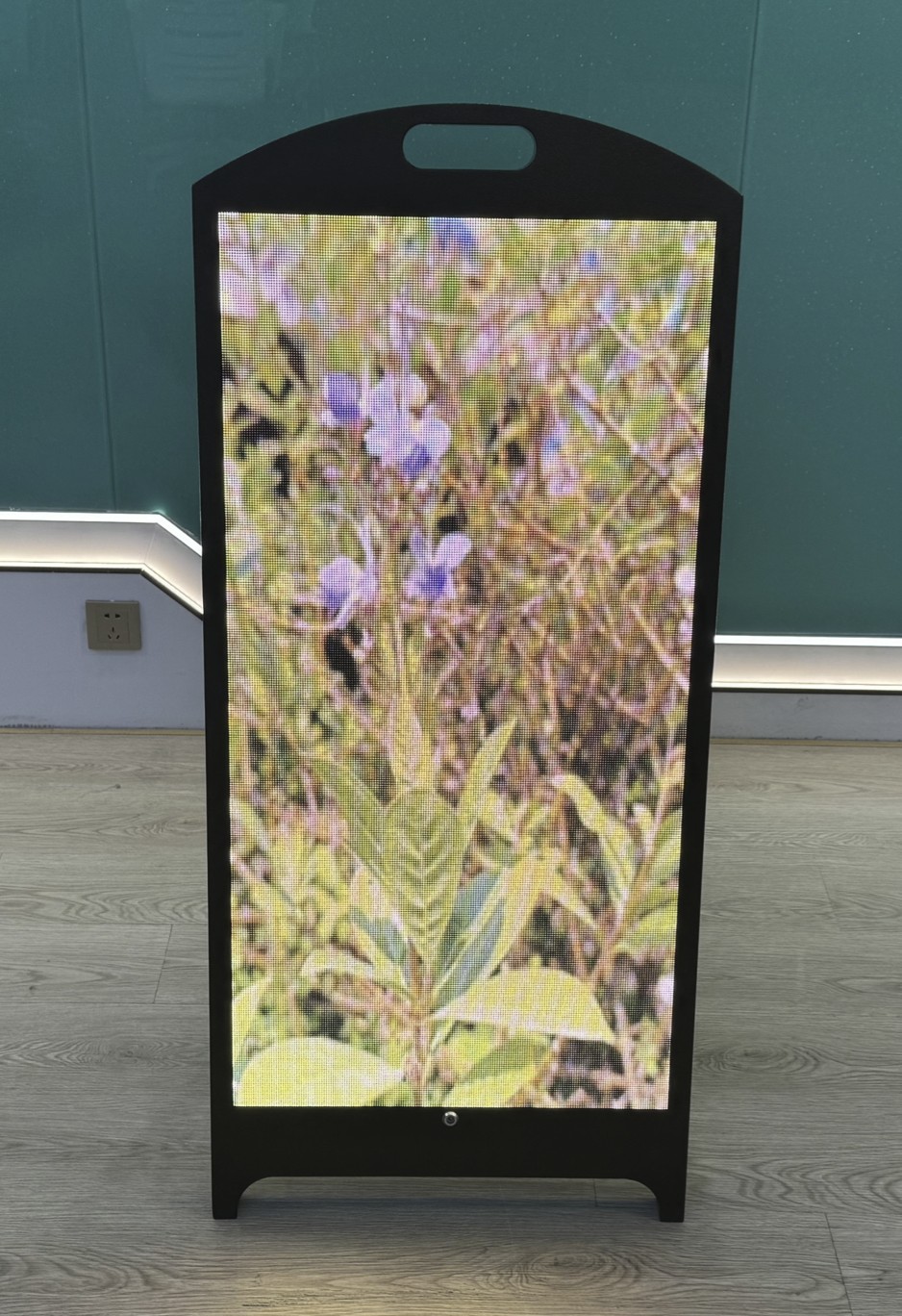 Hareketli LED ekran için hidrolik gazlı amortisör sistemi, kolay bakım