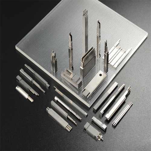 Centerless grinding of punching needle mold