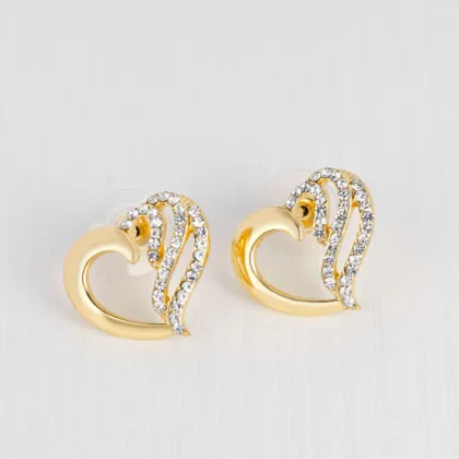 Exquisite Alloy Diamond Heart Necklace and Earring Four-Piece Set: The Perfect All-Match Accessory Collection