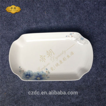 fine Chinese porcelain fish plate set with flowers