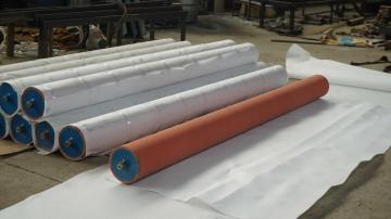 Rubber roller for laminating device