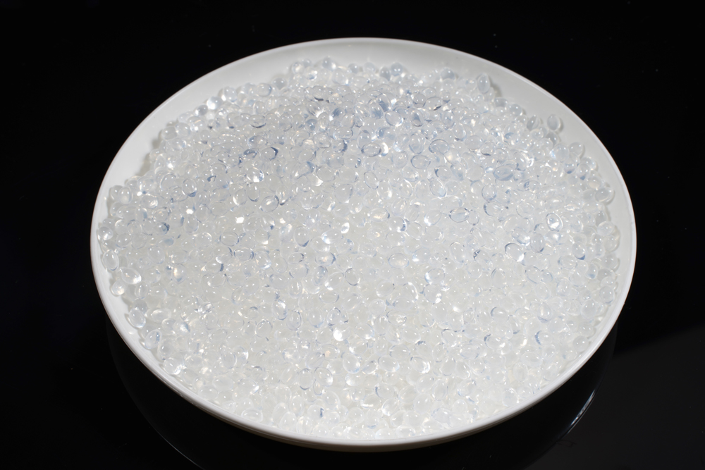 Transparent hot melt adhesive
