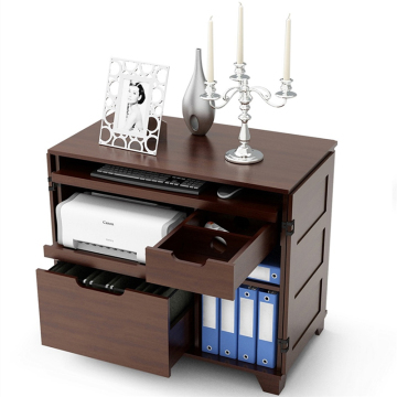 Scrivania per computer con scaffalature