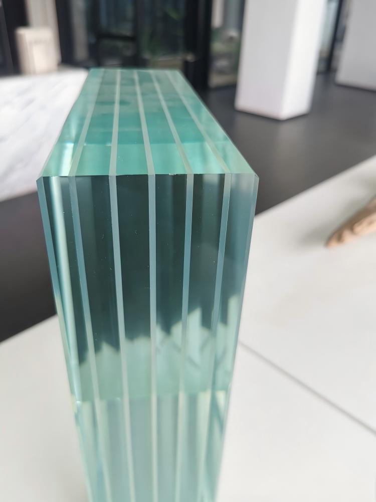PVB interlayer transparent laminated glass