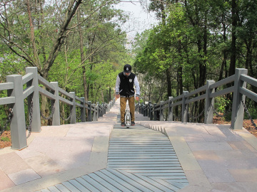 Newest electric scooter LI battery powered solowheel self balancing electric unicycle 20-30km per charge
