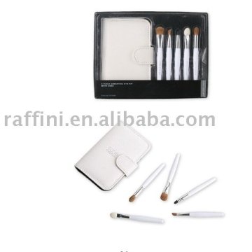 Cosmetic brush set
